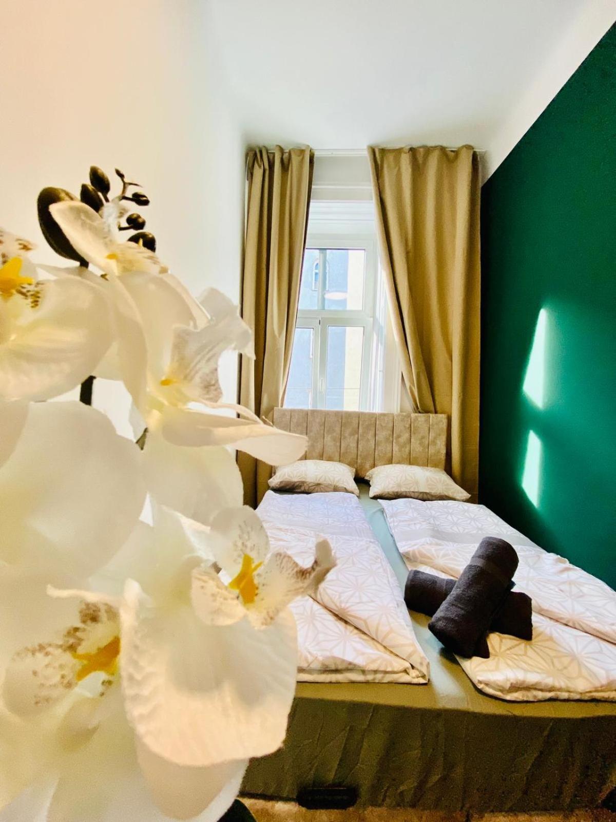 8 Fully Equipped Studio Shared Apt W Terrace Margareten Βιέννη Εξωτερικό φωτογραφία