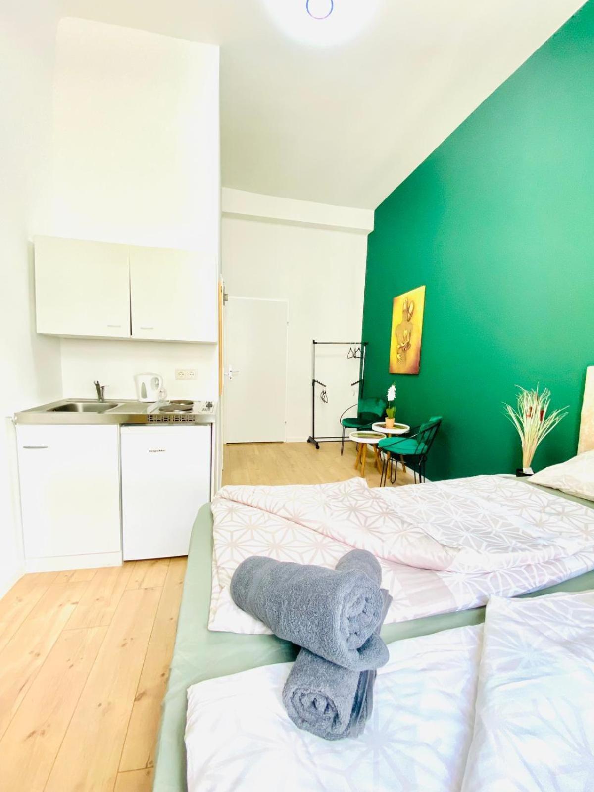 8 Fully Equipped Studio Shared Apt W Terrace Margareten Βιέννη Εξωτερικό φωτογραφία